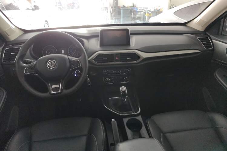 Used Dongfeng Fengon S560 2019 1.8L Manual Urban Model Interior 3