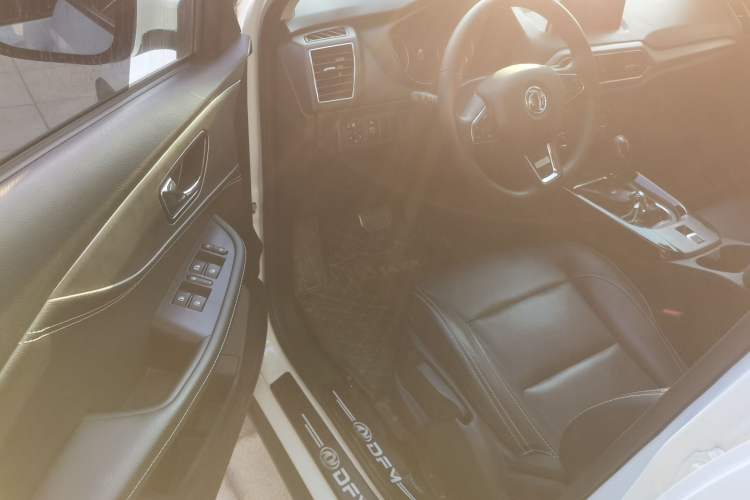 Used Dongfeng Fengon S560 2019 1.8L CVT Elite Model Interior 3