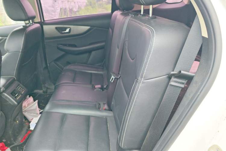 Used Dongfeng Fengon S560 2019 1.8L Manual Urban Model Interior 4