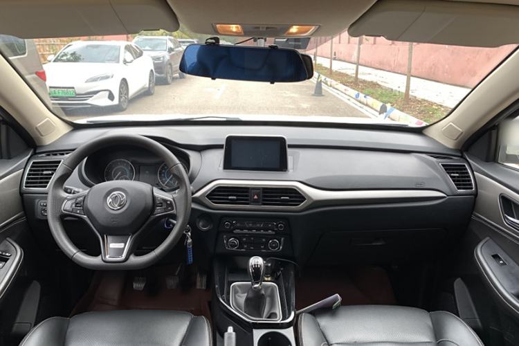 Used Dongfeng Fengon S560 2019 1.8L Manual Urban Model Interior 4