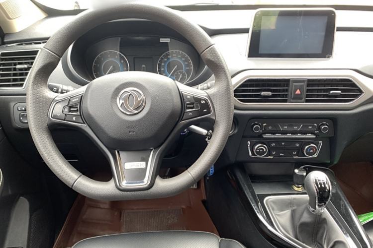 Used Dongfeng Fengon S560 2019 1.8L Manual Urban Model Interior 5