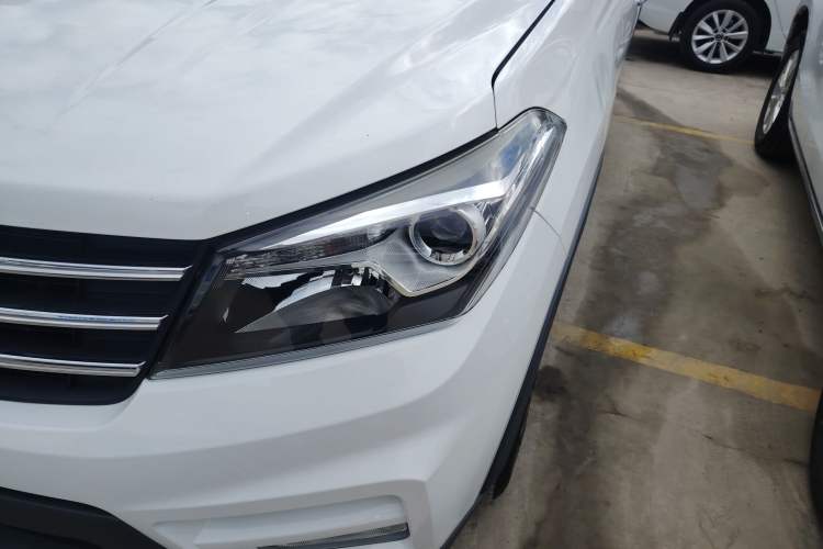 Used Dongfeng Fengon S560 2019 1.8L CVT Elite Model Left Front Headlight