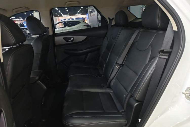 Used Dongfeng Fengon S560 2019 1.8L Manual Urban Model Left Rear Seat