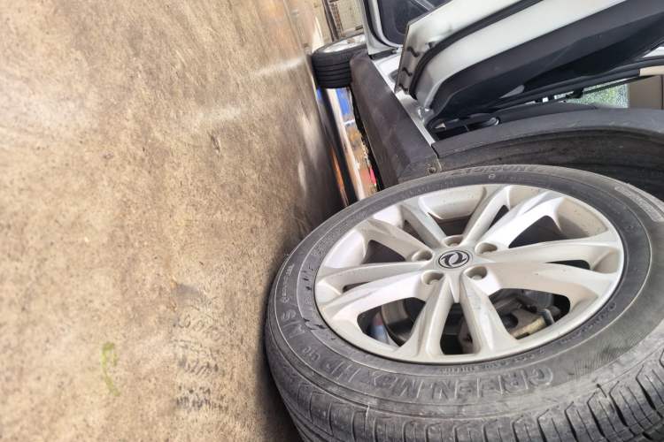 Used Dongfeng Fengon S560 2019 1.8L CVT Elite Model Left Side Sill