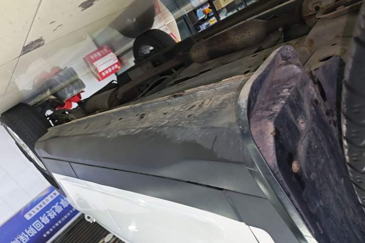 Used Dongfeng Fengon S560 2019 1.8L Manual Urban Model Left Side Sill