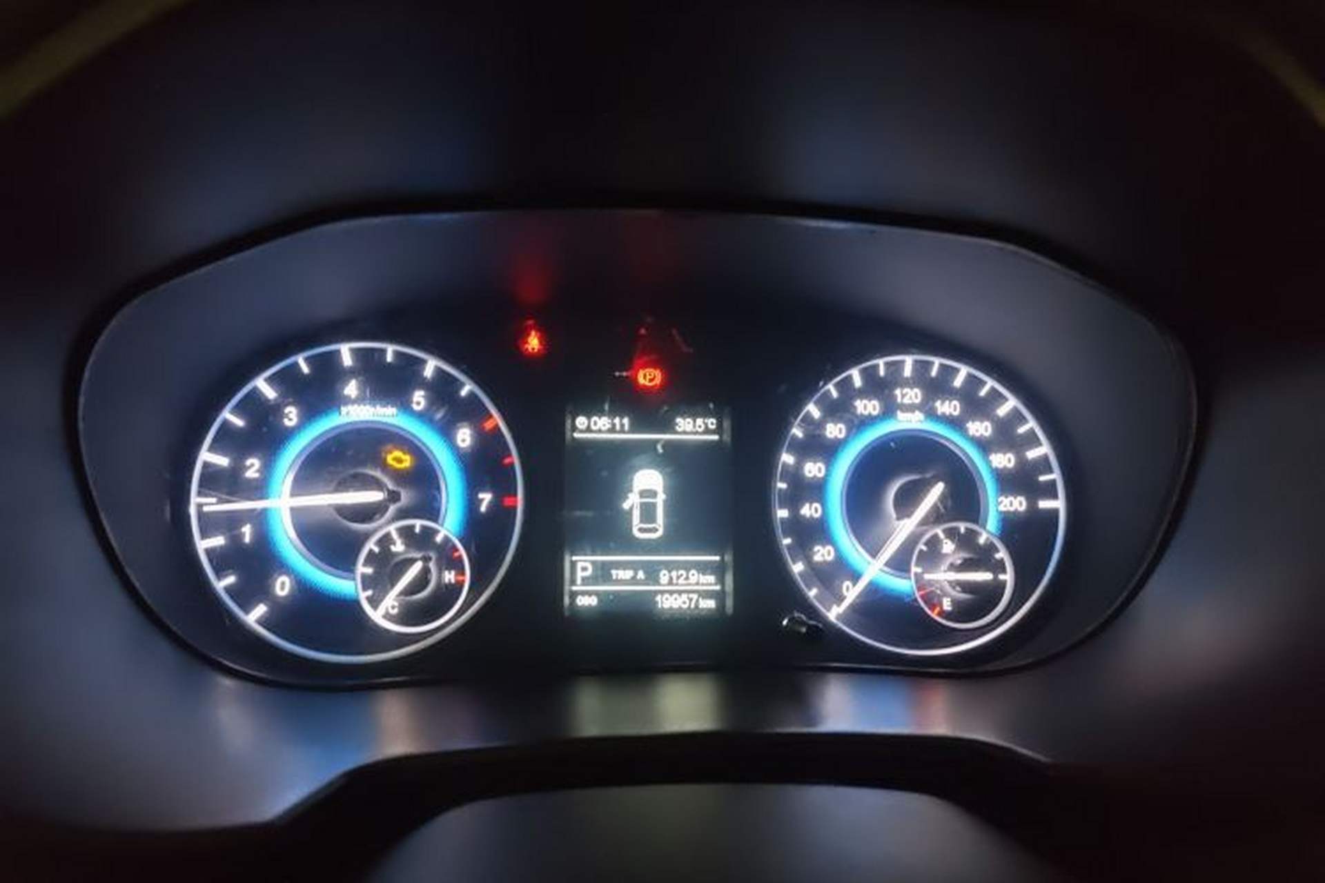 Used Dongfeng Fengon S560 2019 1.8L CVT Elite Model Odometer Close Up