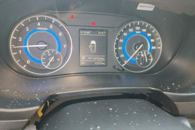 Used Dongfeng Fengon S560 2019 1.8L CVT Elite Model Odometer Close Up