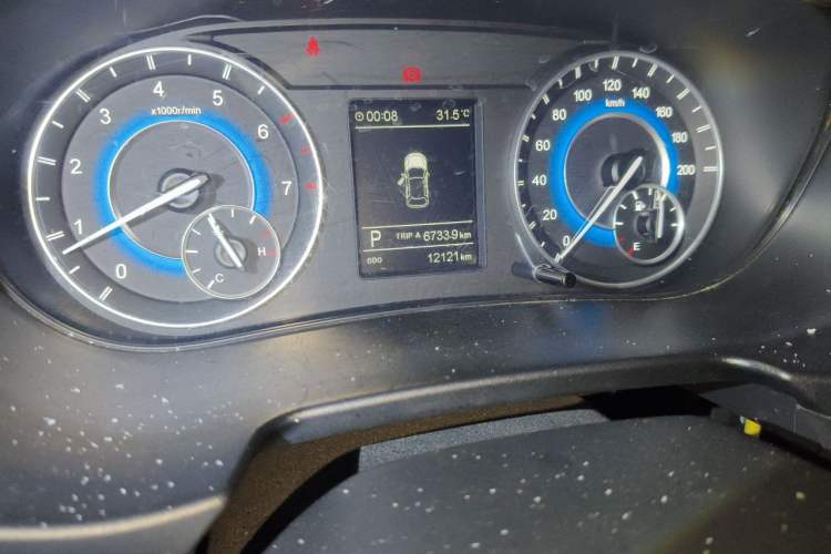 Used Dongfeng Fengon S560 2019 1.8L CVT Elite Model Odometer Close Up