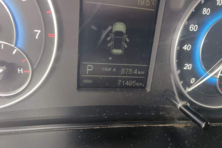 Used Dongfeng Fengon S560 2019 1.8L CVT Elite Model Odometer Close Up