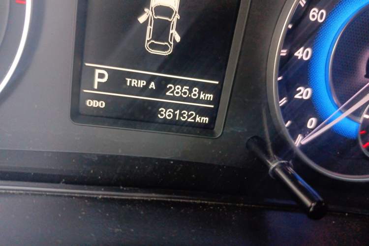 Used Dongfeng Fengon S560 2019 1.8L CVT Elite Model Odometer Close Up