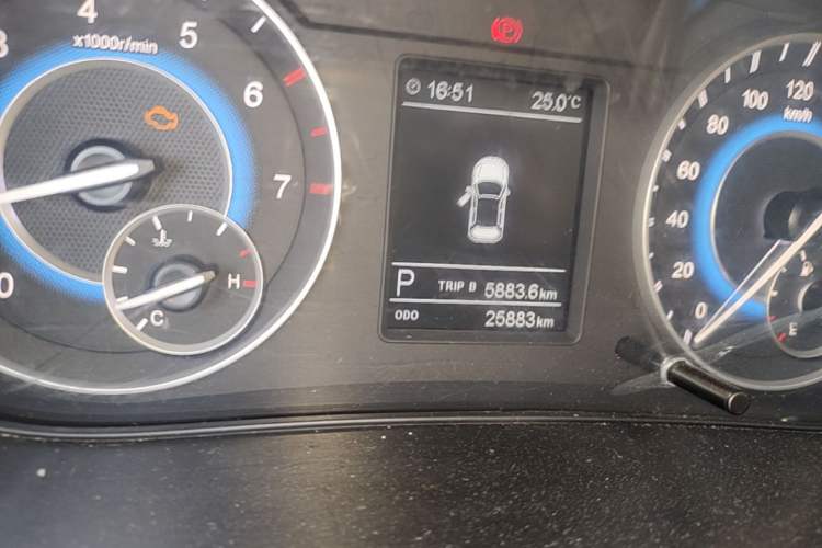 Used Dongfeng Fengon S560 2019 1.8L CVT Elite Model Odometer Close Up