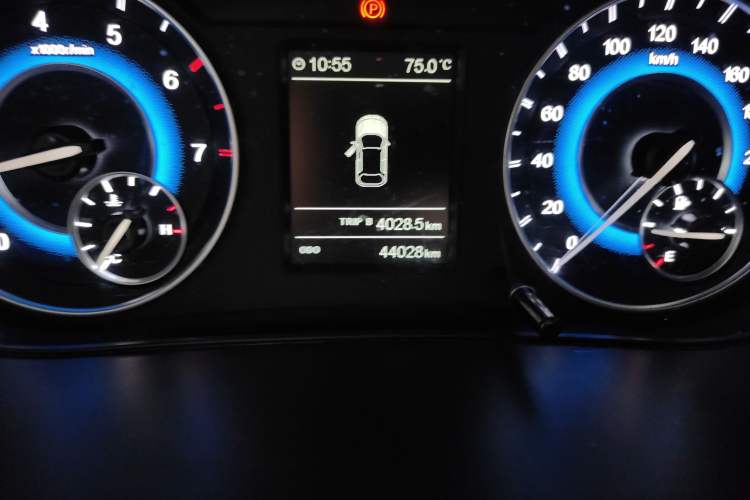 Used Dongfeng Fengon S560 2019 1.8L Manual Urban Model Odometer Close Up
