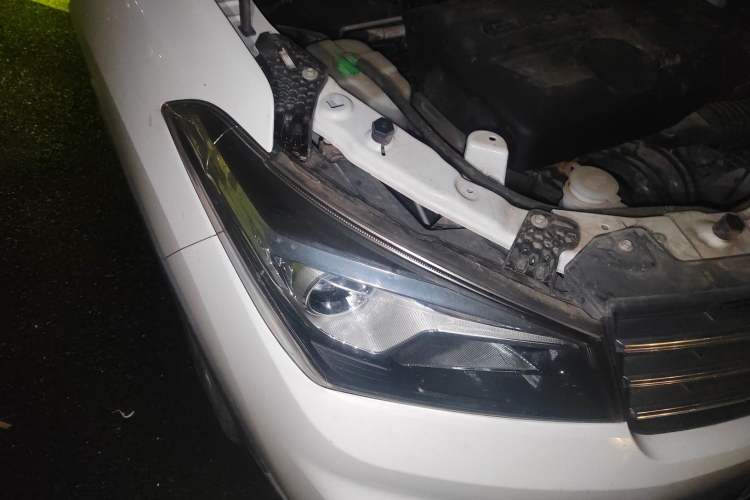 Used Dongfeng Fengon S560 2019 1.8L CVT Elite Model Right Front Headlight