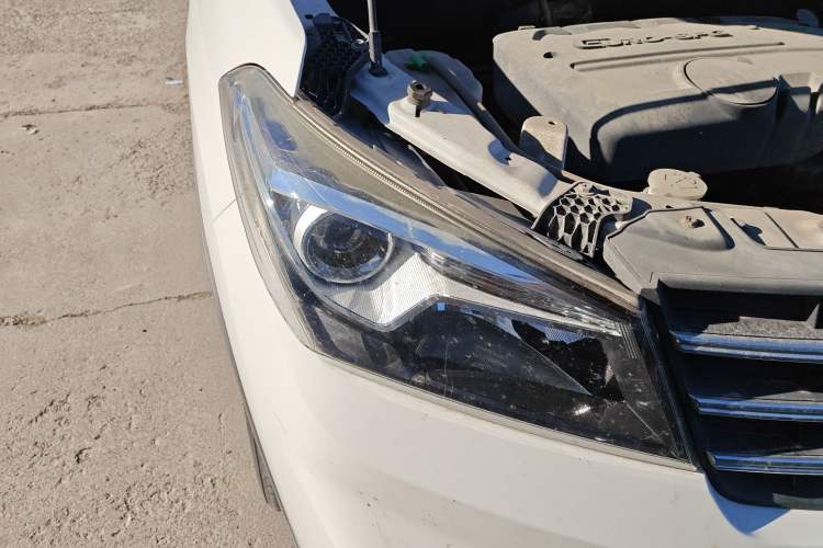Used Dongfeng Fengon S560 2019 1.8L CVT Elite Model Right Front Headlight