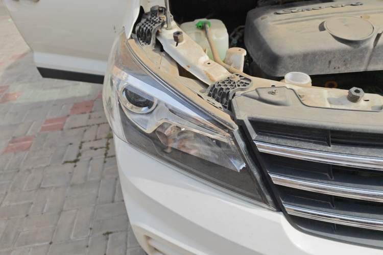 Used Dongfeng Fengon S560 2019 1.8L Manual Urban Model Right Front Headlight
