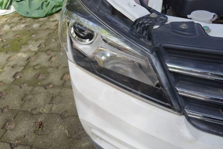 Used Dongfeng Fengon S560 2019 1.8L CVT Elite Model Right Front Headlight