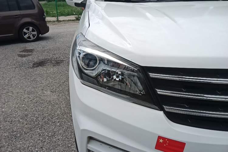 Used Dongfeng Fengon S560 2019 1.8L CVT Elite Model Right Front Headlight