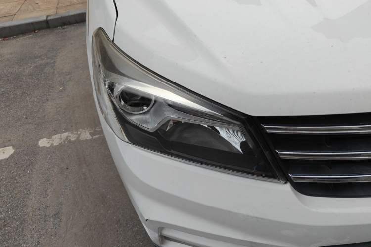 Used Dongfeng Fengon S560 2019 1.8L CVT Elite Model Right Front Headlight