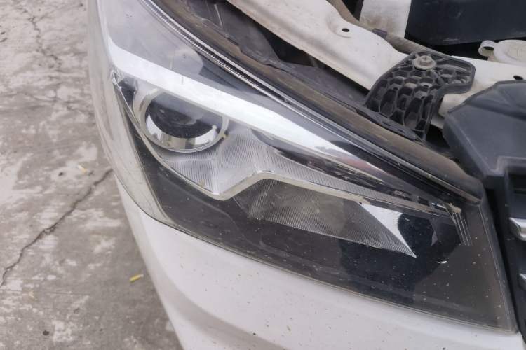 Used Dongfeng Fengon S560 2019 1.8L CVT Elite Model Right Front Headlight