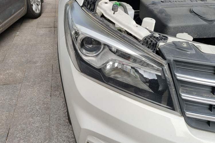 Used Dongfeng Fengon S560 2019 1.8L CVT Elite Model Right Front Headlight