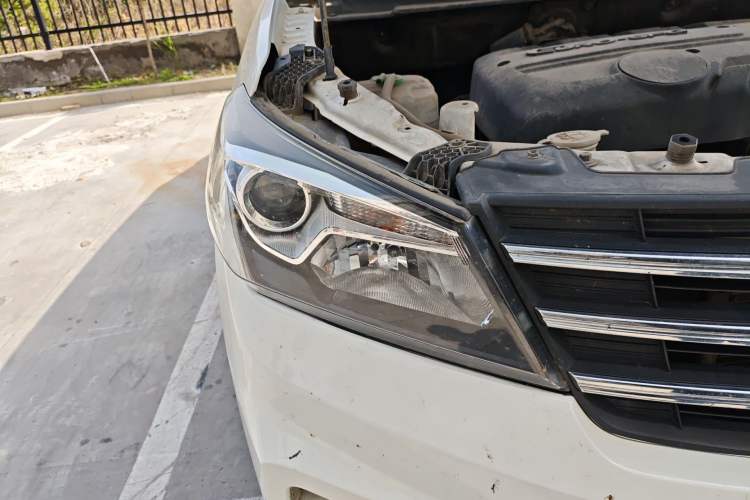 Used Dongfeng Fengon S560 2019 1.8L Manual Urban Model Right Front Headlight