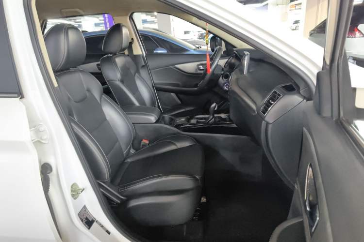 Used Dongfeng Fengon S560 2019 1.8L CVT Elite Model Right Front Seat