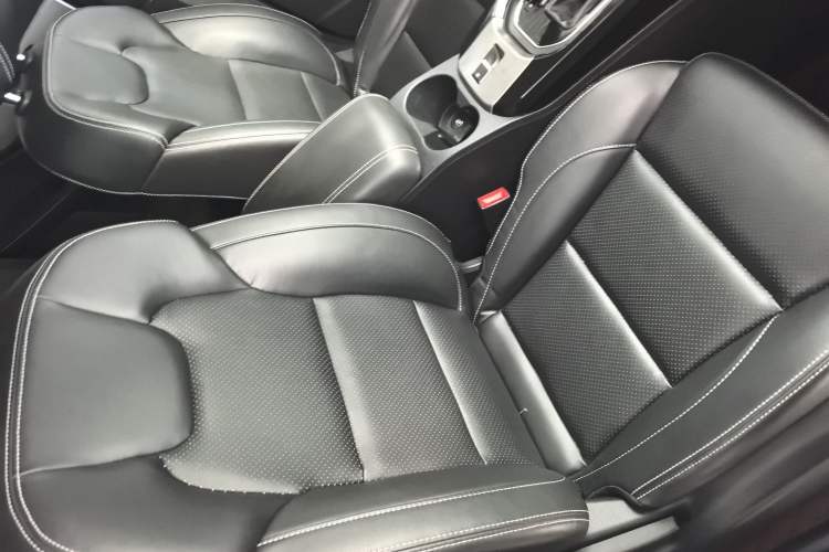 Used Dongfeng Fengon S560 2019 1.8L CVT Elite Model Right Front Seat