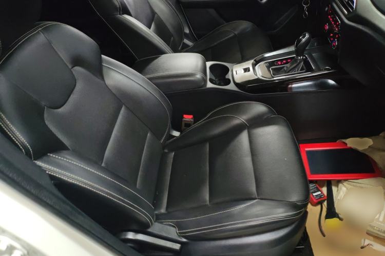 Used Dongfeng Fengon S560 2019 1.8L CVT Elite Model Right Front Seat
