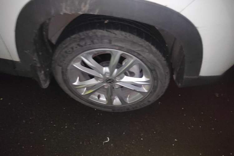 Used Dongfeng Fengon S560 2019 1.8L CVT Elite Model Right Front Wheel Hub