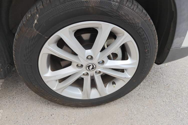 Used Dongfeng Fengon S560 2019 1.8L CVT Elite Model Right Front Wheel Hub