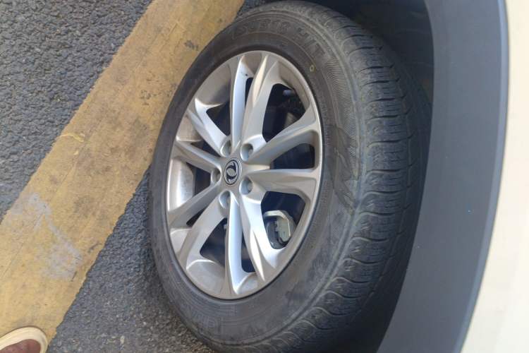 Used Dongfeng Fengon S560 2019 1.8L CVT Elite Model Right Front Wheel Hub