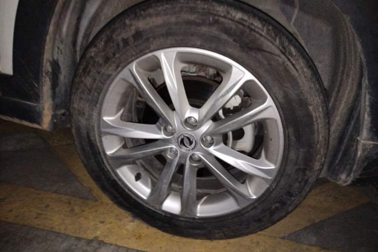 Used Dongfeng Fengon S560 2019 1.8L CVT Elite Model Right Front Wheel Hub