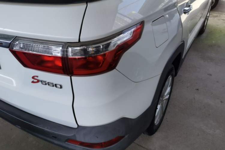 Used Dongfeng Fengon S560 2019 1.8L CVT Elite Model Right Rear Taillight