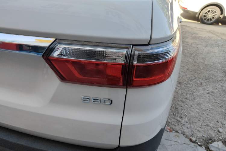 Used Dongfeng Fengon S560 2019 1.8L Manual Urban Model Right Rear Taillight