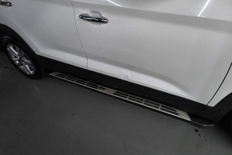 Used Dongfeng Fengon S560 2019 1.8L CVT Elite Model Right Side Sill
