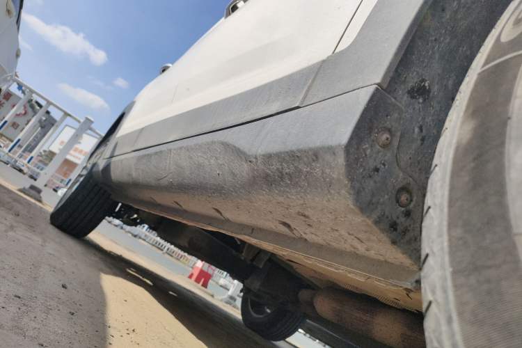 Used Dongfeng Fengon S560 2019 1.8L CVT Elite Model Right Side Sill