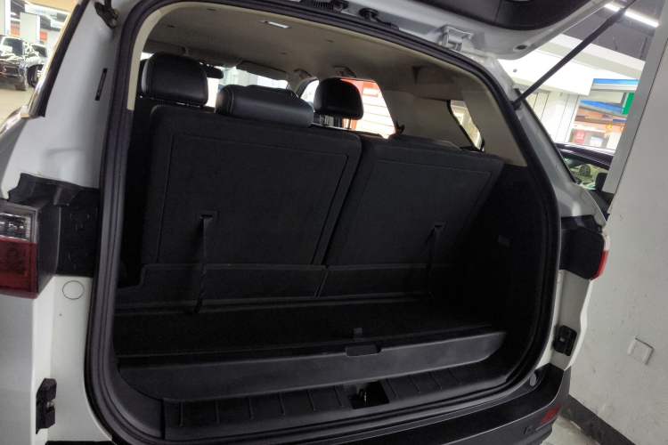 Used Dongfeng Fengon S560 2019 1.8L CVT Elite Model Trunk