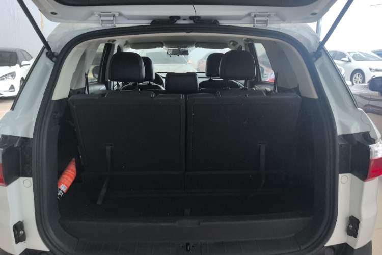 Used Dongfeng Fengon S560 2019 1.8L CVT Elite Model Trunk