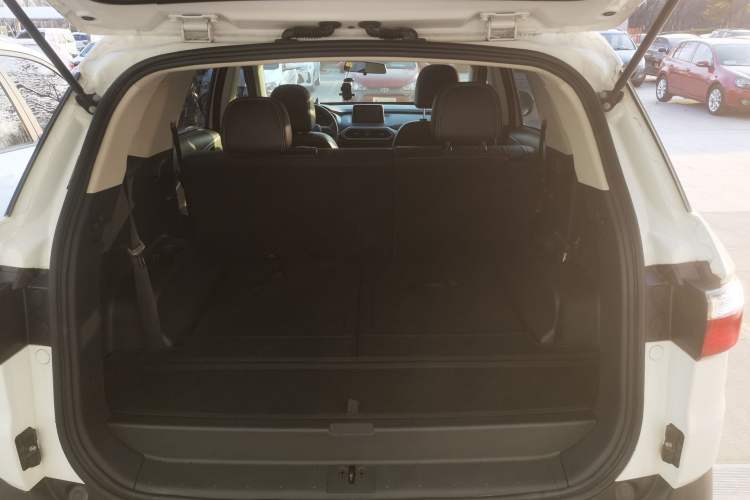Used Dongfeng Fengon S560 2019 1.8L CVT Elite Model Trunk