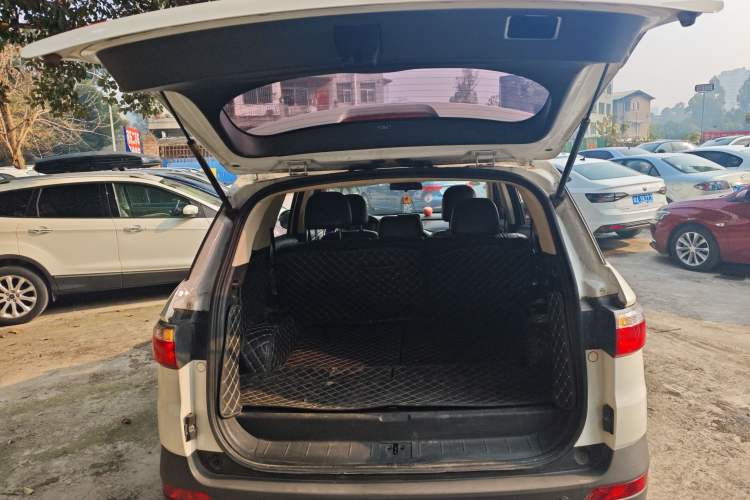 Used Dongfeng Fengon S560 2019 1.8L Manual Urban Model Trunk