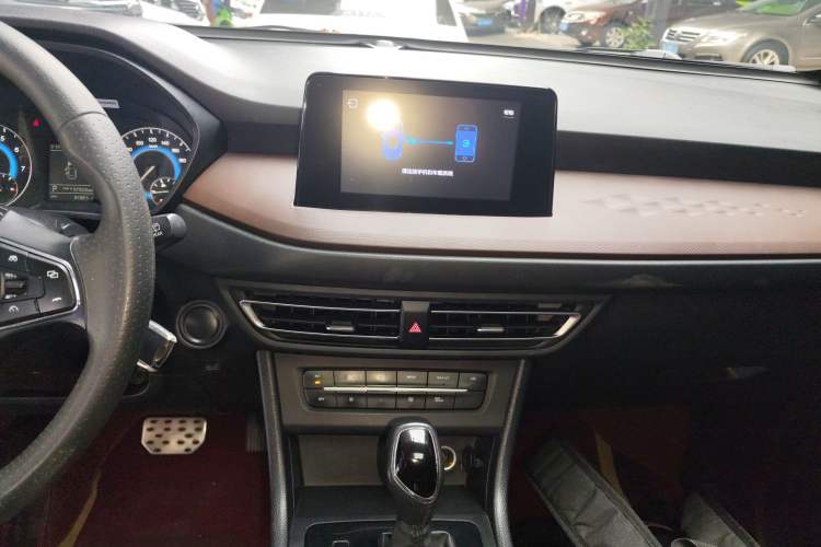 Used Dongfeng Fengon S560 2021 2.0L CVT Elite Version Audio And AC Panel