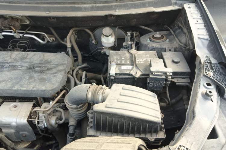 Used Dongfeng Fengon S560 2021 1.5T Manual Urban Model Engine Bay Left