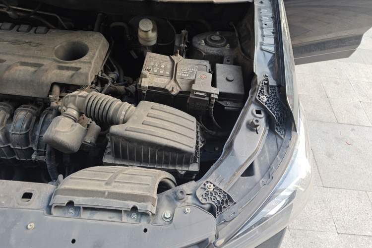 Used Dongfeng Fengon S560 2021 2.0L CVT Elite Version Engine Bay Left