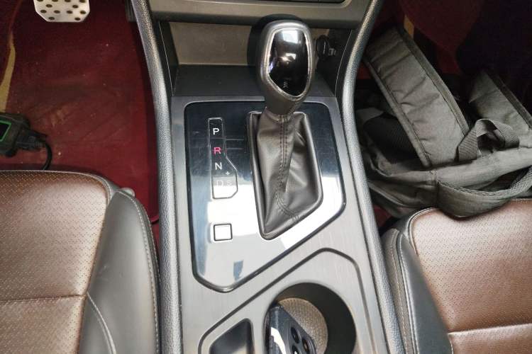 Used Dongfeng Fengon S560 2021 2.0L CVT Elite Version Gear Lever