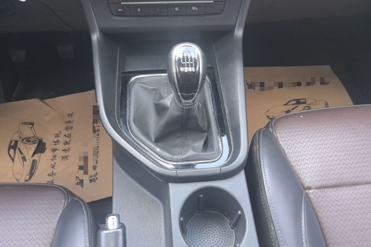 Used Dongfeng Fengon S560 2021 Revised 1.5T Manual Urban Version Gear Lever