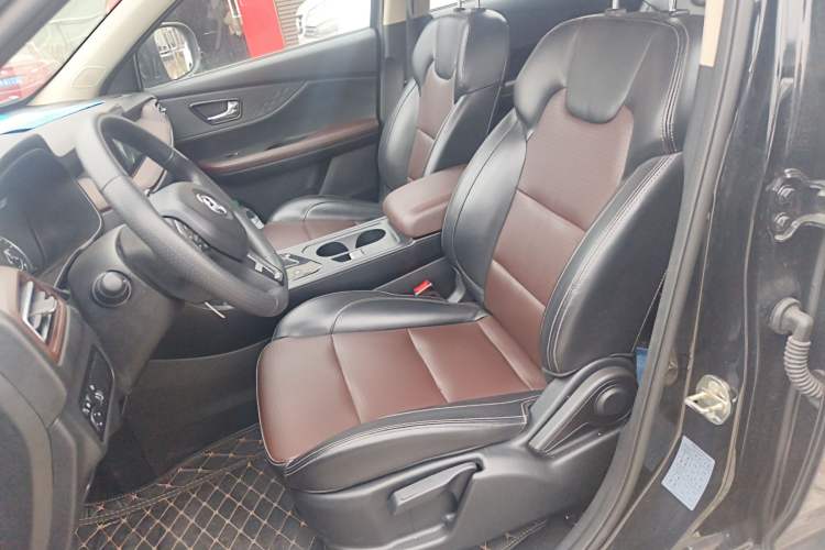 Used Dongfeng Fengon S560 2021 2.0L CVT Elite Version Left Front Seat