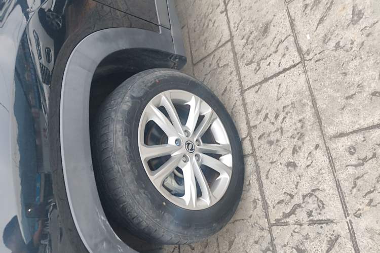 Used Dongfeng Fengon S560 2021 2.0L CVT Elite Version Left Front Wheel Hub