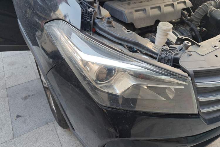 Used Dongfeng Fengon S560 2021 2.0L CVT Elite Version Right Front Headlight