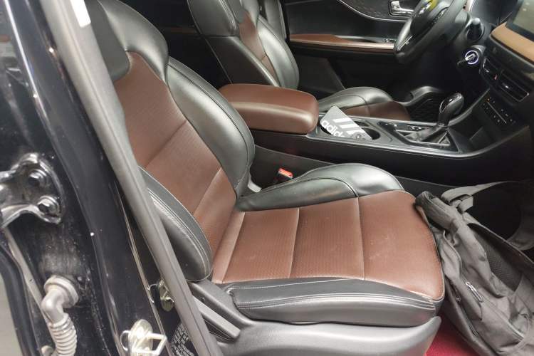 Used Dongfeng Fengon S560 2021 2.0L CVT Elite Version Right Front Seat