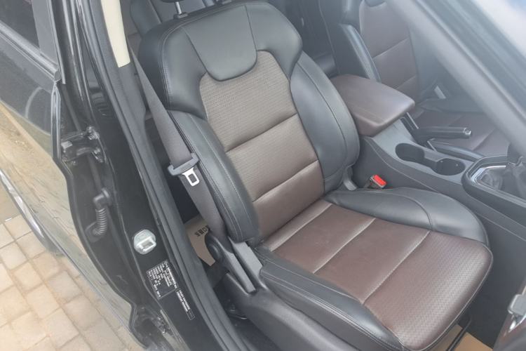 Used Dongfeng Fengon S560 2021 Revised 1.5T Manual Urban Version Right Front Seat